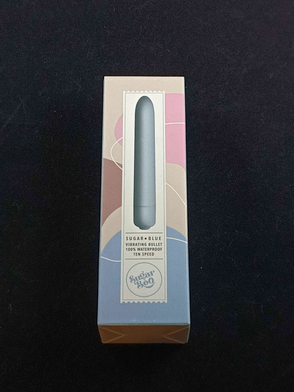 The video features the packaging of the Rocks-Off SugarBoo Bullet. The video features the packaging of the Rocks-Off SugarBoo Bullet.