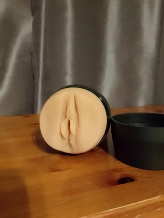 amouranth sex toy Video shows airport security official discovers a sex toy in a first time  flyer's bag