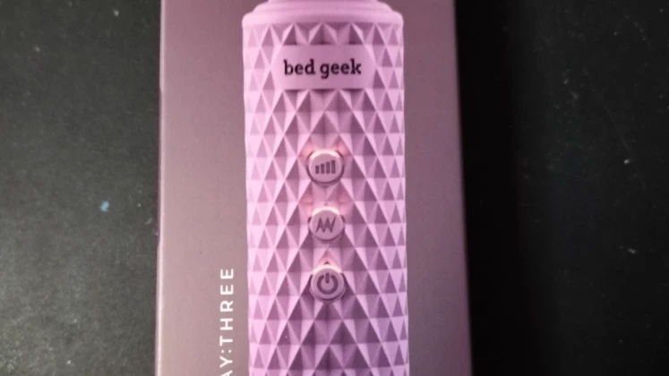 Play Three Wireless Wand Vibrator from Bed Geek Review
