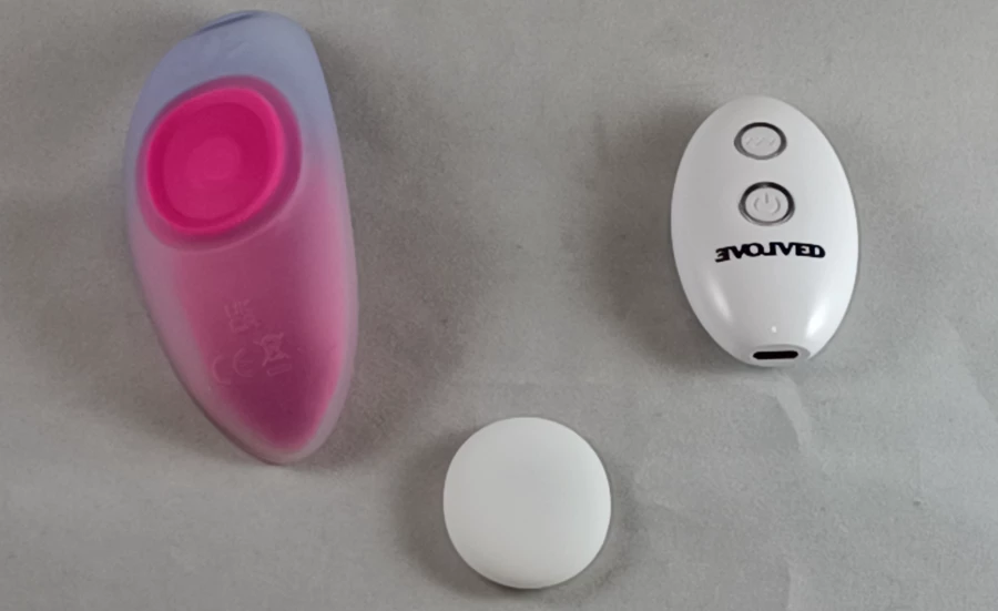Evolved Novelties Paradise Rechargeable Silicone Panty Vibrator Review: ♫  She dreamed of para-, para-, paradise ♫