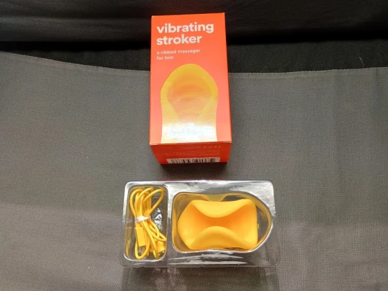 Hello Cake Vibrating Stroker