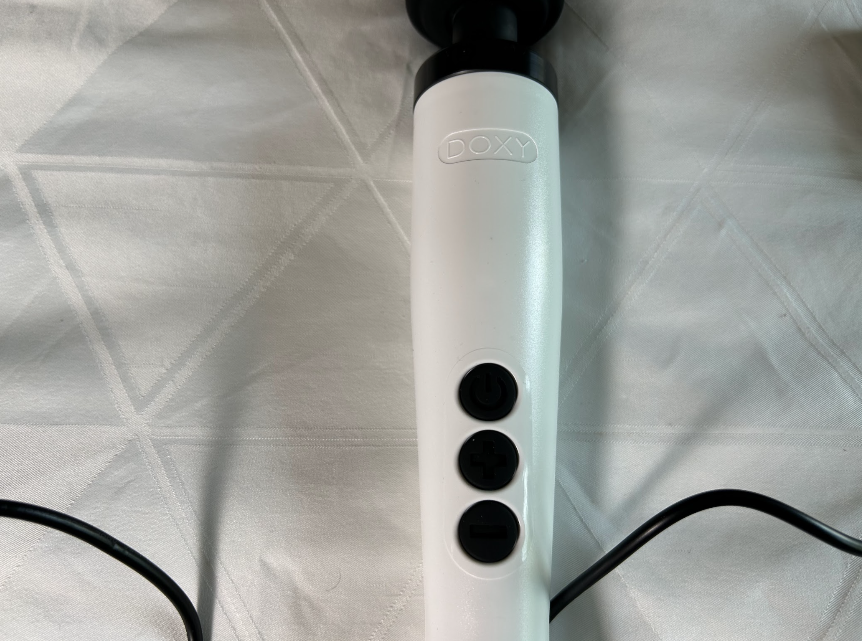 Pictured is an up close view of the controls on the Doxy Original Massager. Pictured is an up close view of the controls on the Doxy Original Massager.