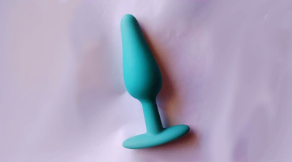 Hello Cake - Buzzy Butt Review!