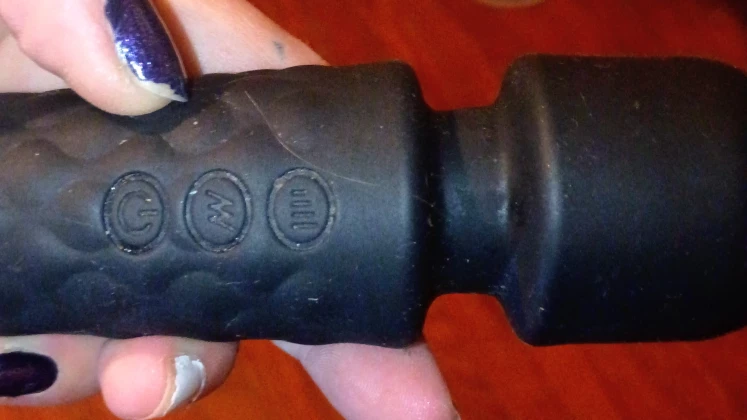 YINGEVB- the Black-5 (manufactured by LoveY) Mini Wand Review: Quiet & Powerful!