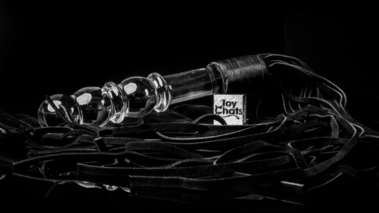 Lingam Glass Dildo Flogger Review – Dual‑Use Glass & Impact Toy