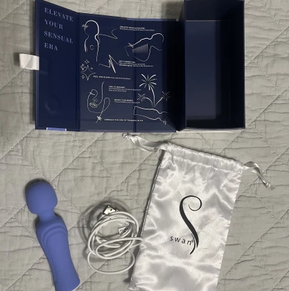 The Era Swan Wand: My New Buddy