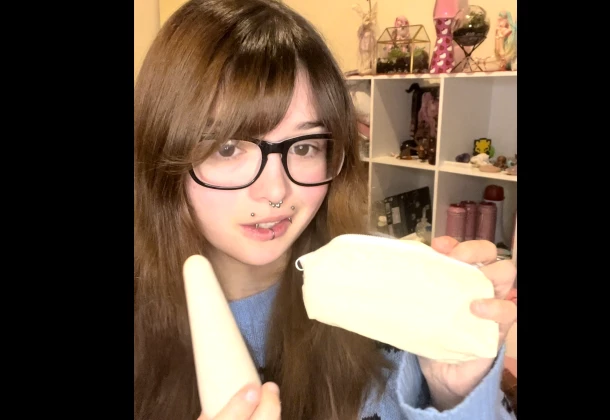 maude vibe - a cute toy that screams simplicity!