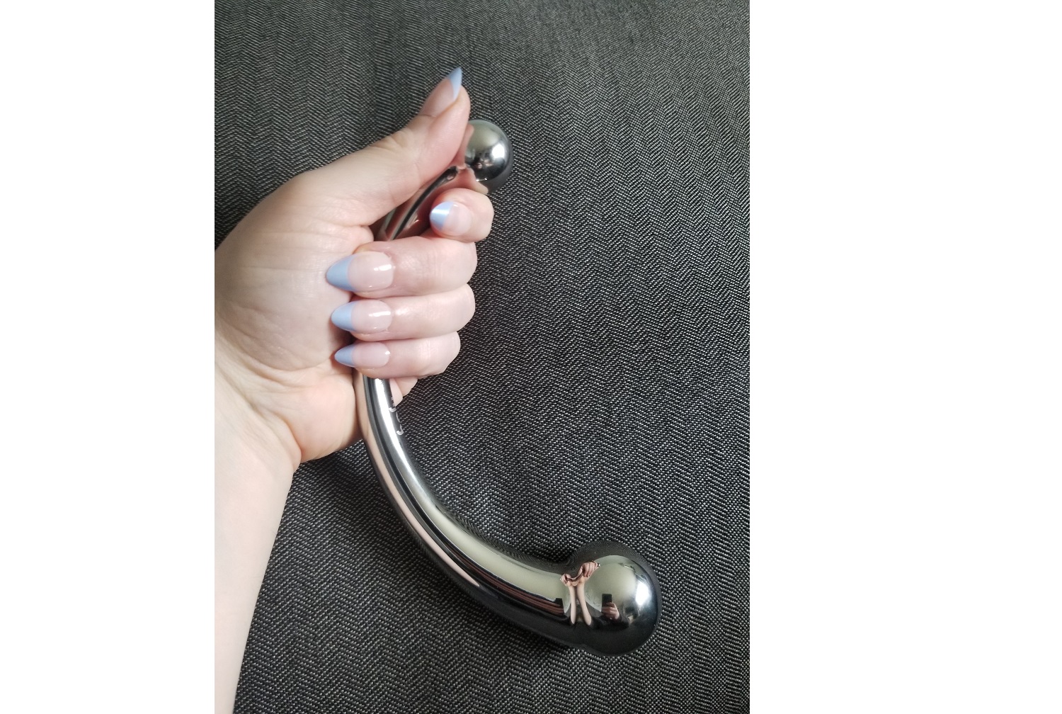 The wand with the smaller bulb on top and bigger bulb on bottom for reference. The wand with the smaller bulb on top and bigger bulb on bottom for reference.