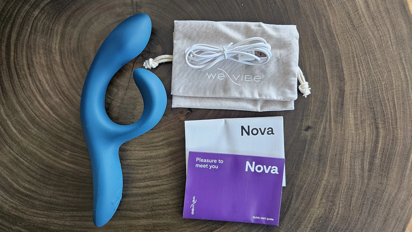 We-Vibe Nova with accessories We-Vibe Nova with accessories