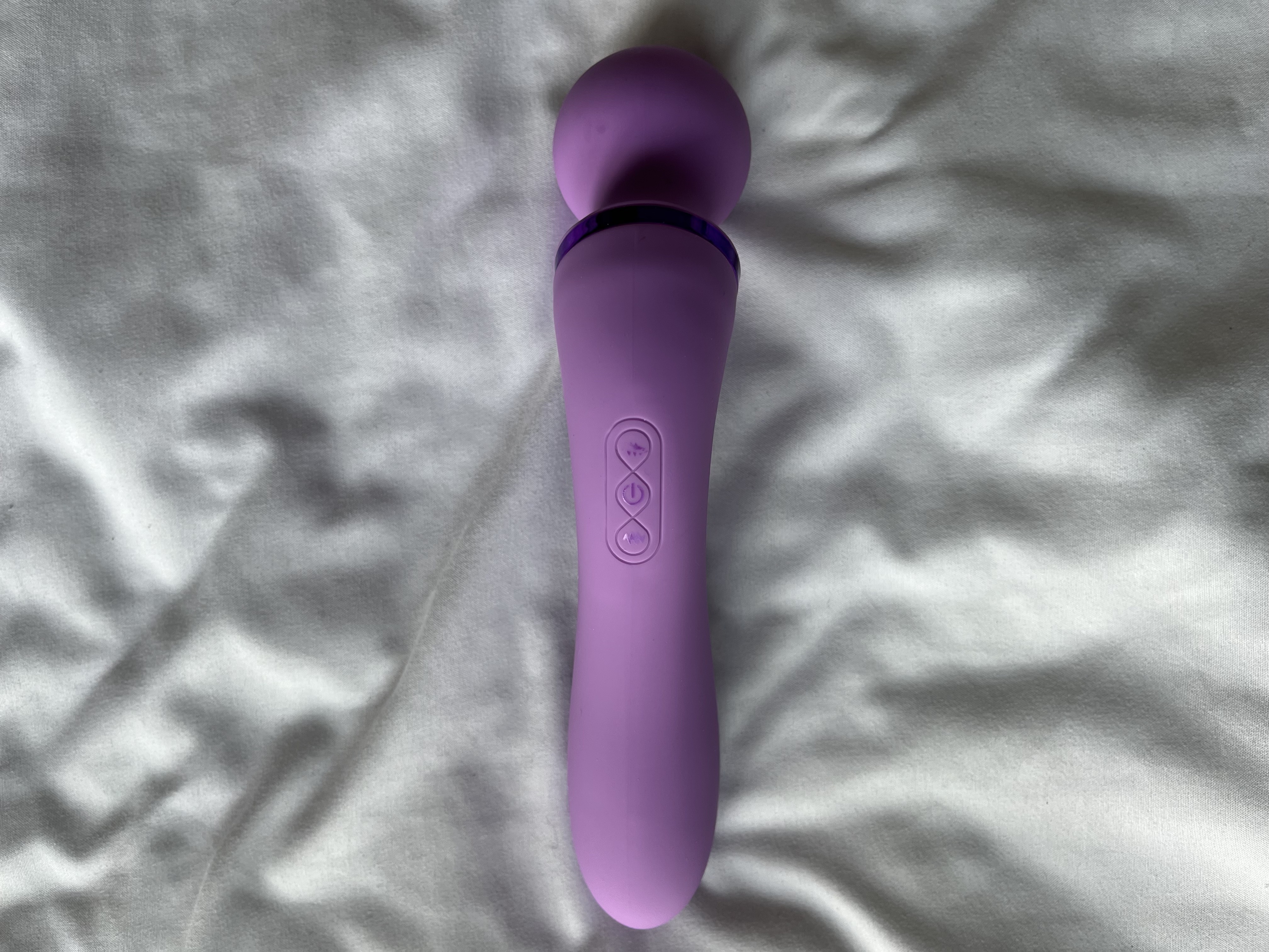 The Pipedream Fantasy For Her Duo Wand is long, lean, and not so discreet for on the go users. The Pipedream Fantasy For Her Duo Wand is long, lean, and not so discreet for on the go users.
