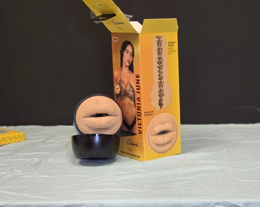 Kiiroo Feelstars Victoria June Mouth Review — Chill Little Blowie Kiiroo Feelstars Victoria June Mouth Review — Chill Little Blowie