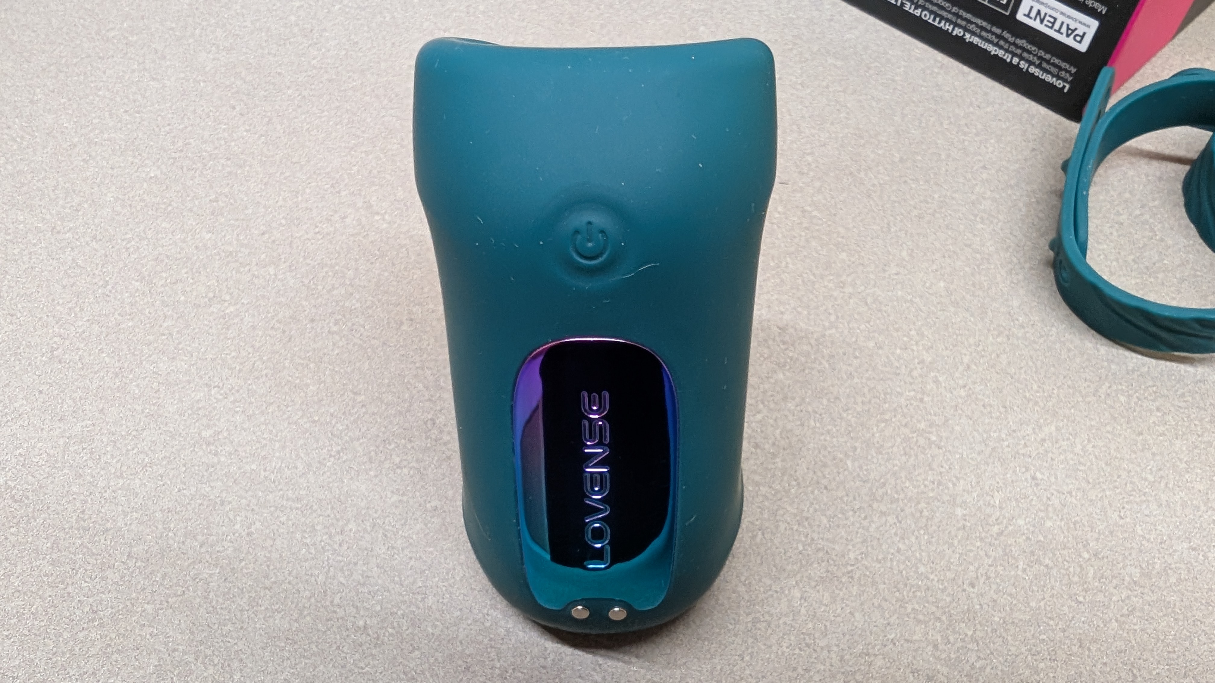 The Lovense Gush 2 and its operational button. The Lovense Gush 2 and its operational button.