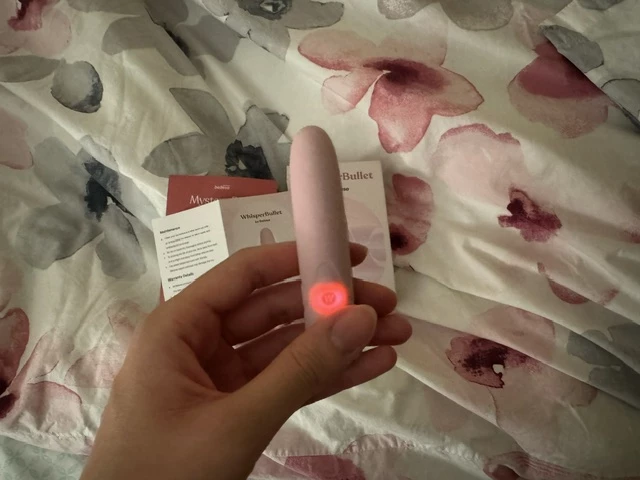 A quick and fun session with the WhisperBullet by bellesa - ToyChats