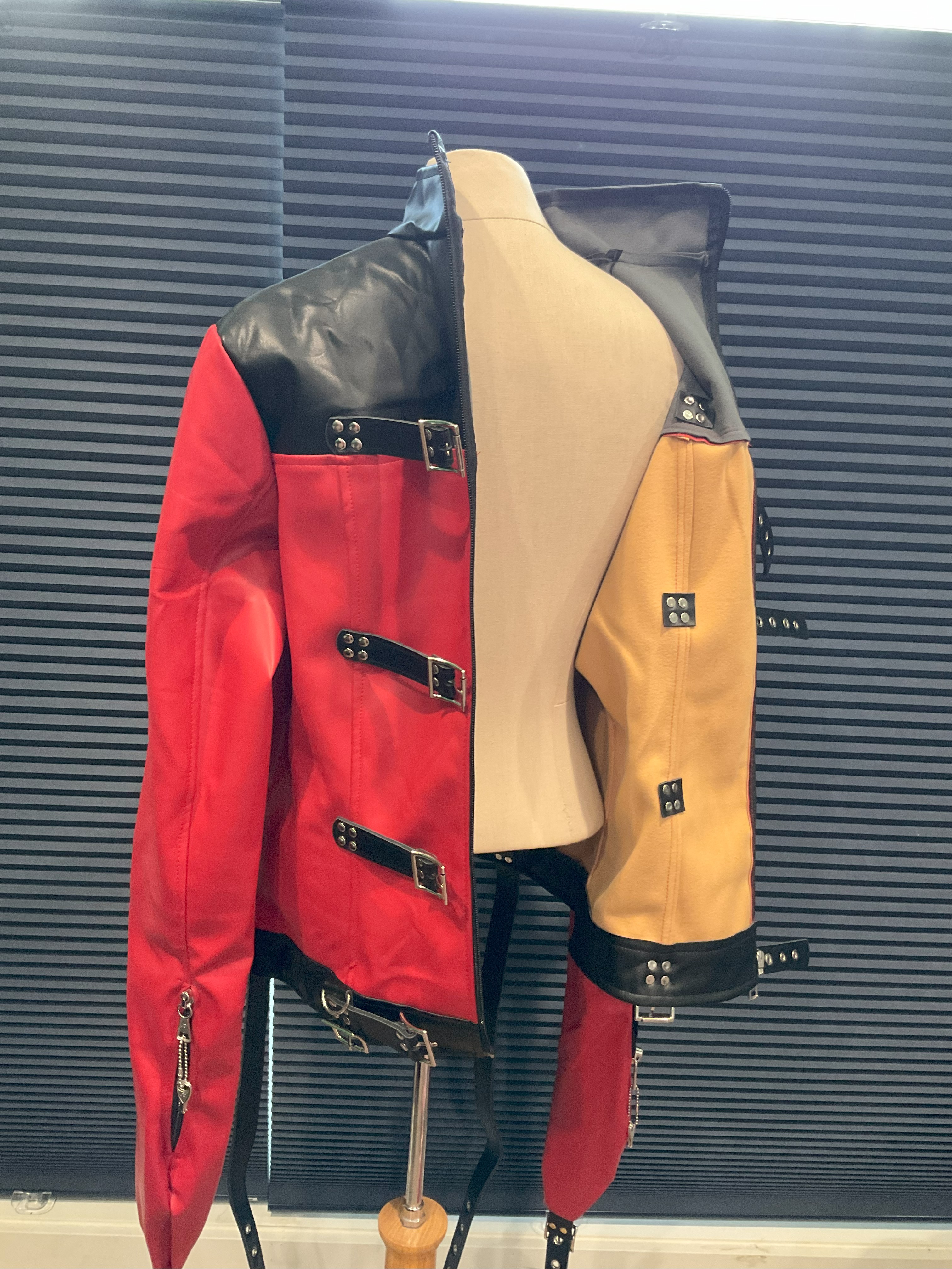Interior lining of the jacket is soft and almost fleece like Interior lining of the jacket is soft and almost fleece like