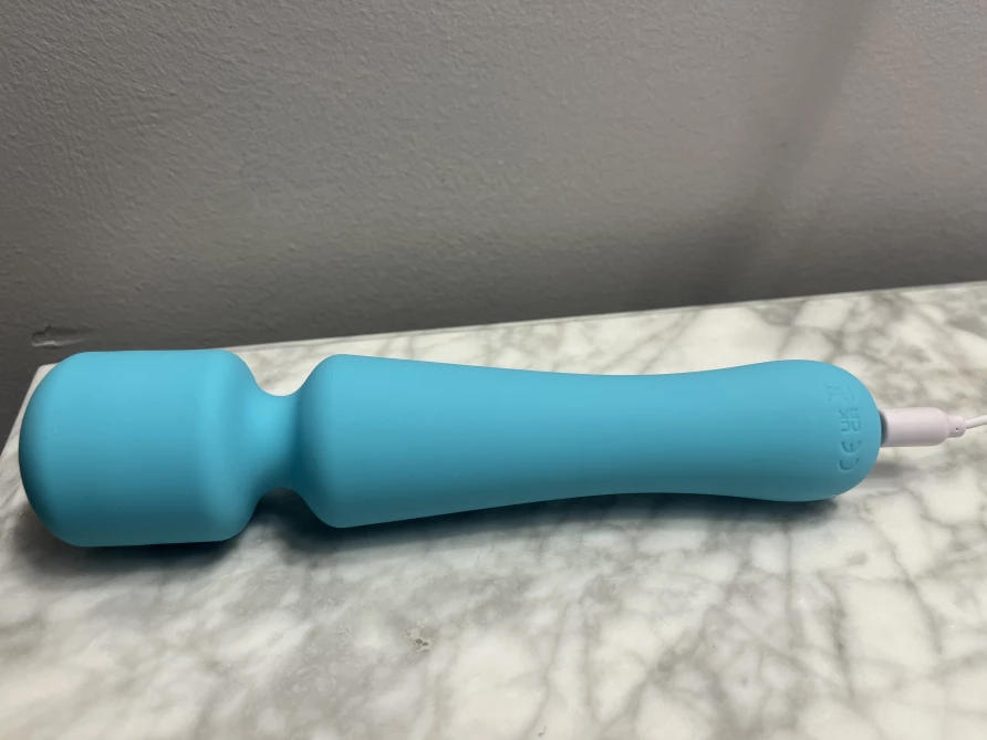 Smooth and Beginner Friendly: Plus One's Vibrating Wand Review - ToyChats Smooth and Beginner Friendly: Plus One's Vibrating Wand Review - ToyChats