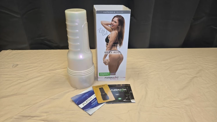Fleshlight Riley Reid Review (Euphoria): A Bootyful Time