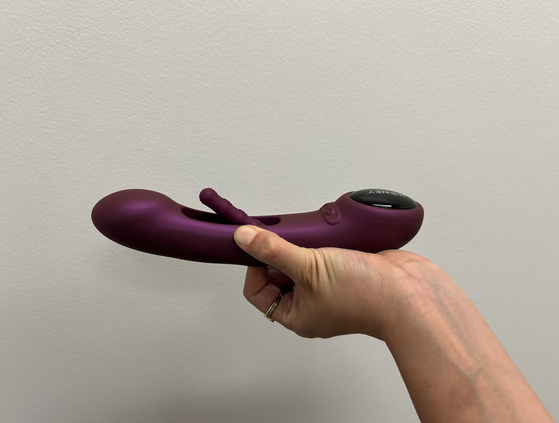 tempo sex toy Tempo Pressure Sensing App-Controlled Flapping Vibrator - Black main image 1