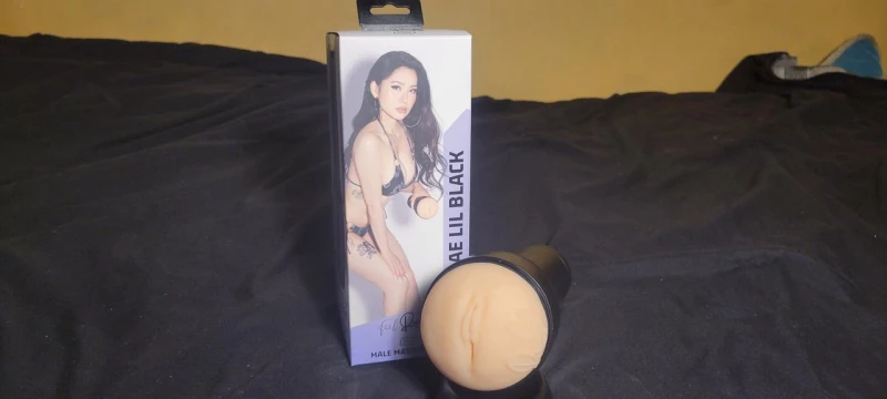 Kiiroo FeelStars: Rae Lil Black - A nice toy for long sessions!