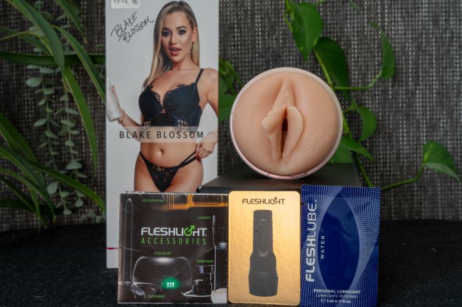 The image shows all of the materials that come when purchasing a Blake Blossom Fleshlight. The image shows all of the materials that come when purchasing a Blake Blossom Fleshlight.