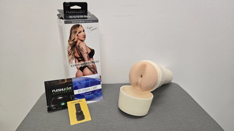 Fleshlight's Kendra Sunderland Review - Succubus Review: A Smooth Ride!