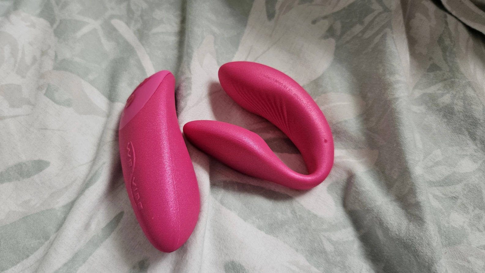 We-Vibe Chorus and pressure sensitive remote