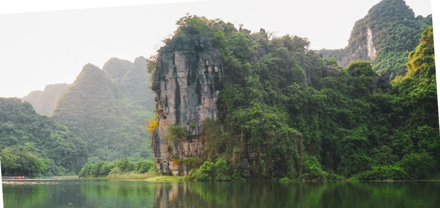 This picture shows a scenic view of a landmark. This picture shows a scenic view of a landmark.