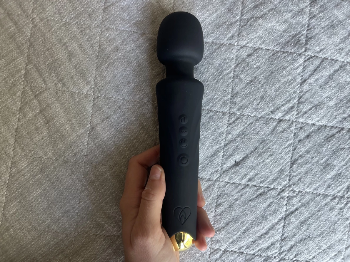 Ava VIVVO Massage Wand Review: Impatient Need Not Apply - ToyChats Ava VIVVO Massage Wand Review: Impatient Need Not Apply - ToyChats