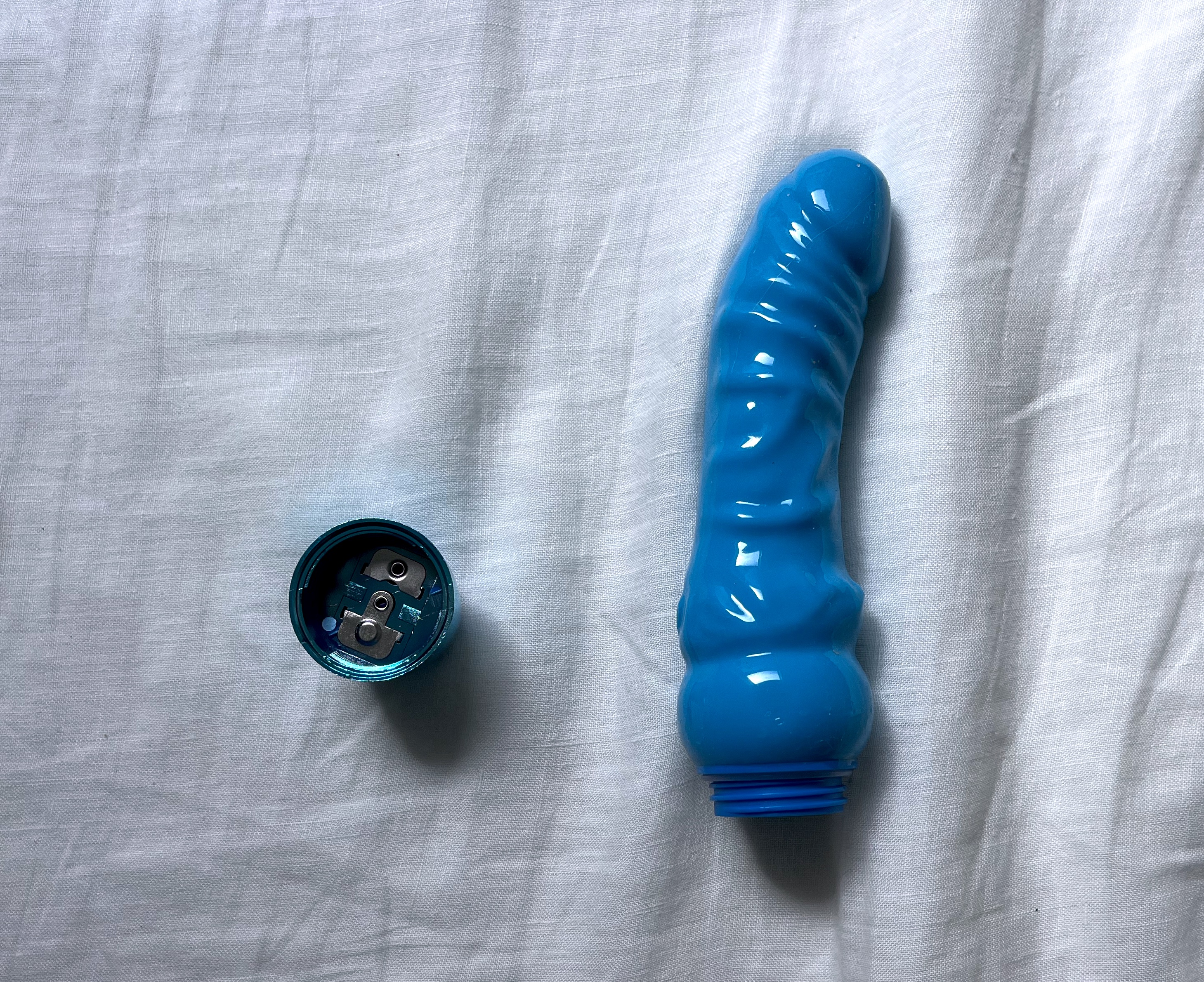 Pictured is the cap of the Pipedream Classix Mr. Right Vibrator. Pictured is the cap of the Pipedream Classix Mr. Right Vibrator.