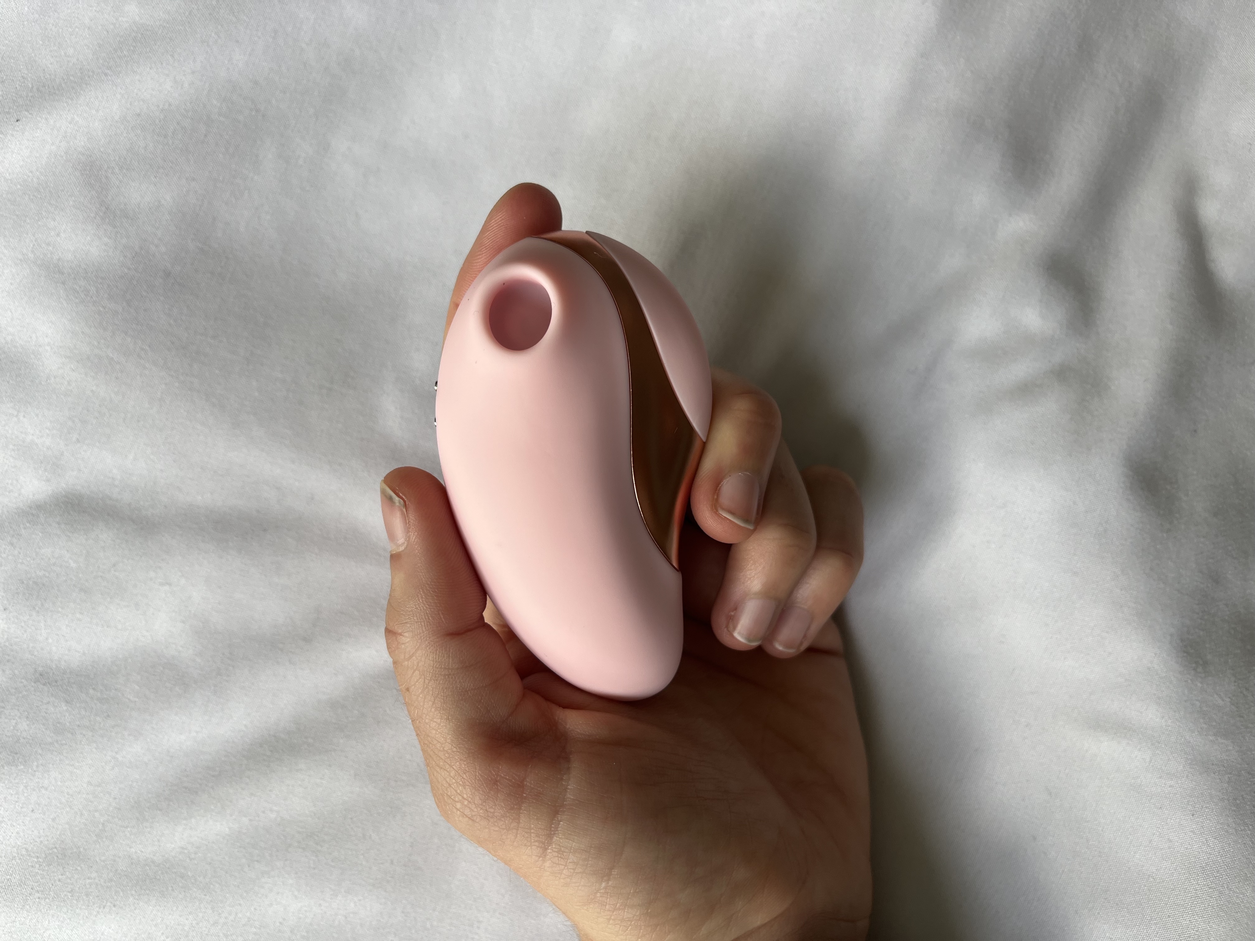 Bellesa Pebble: The BEST Suction Toy I’ve Ever Tried
