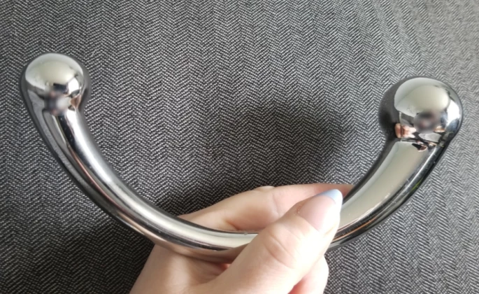 njoy Pure Wand: Two Ends, One Curve, Infinite Moans