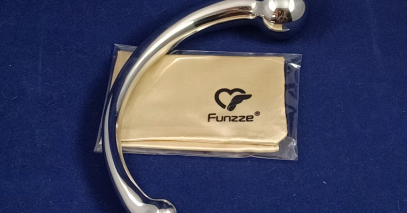 Funzze Double-Ended Stainless Steel Dildo Review: I'll Never Look At Handles The Same! ><" Funzze Double-Ended Stainless Steel Dildo Review: I'll Never Look At Handles The Same! ><"