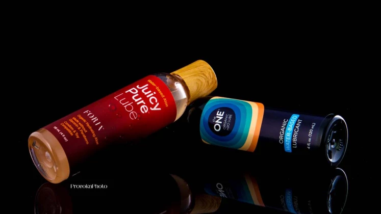 FORIA Juicy Pure Lube vs. The One Organic H2O Lube