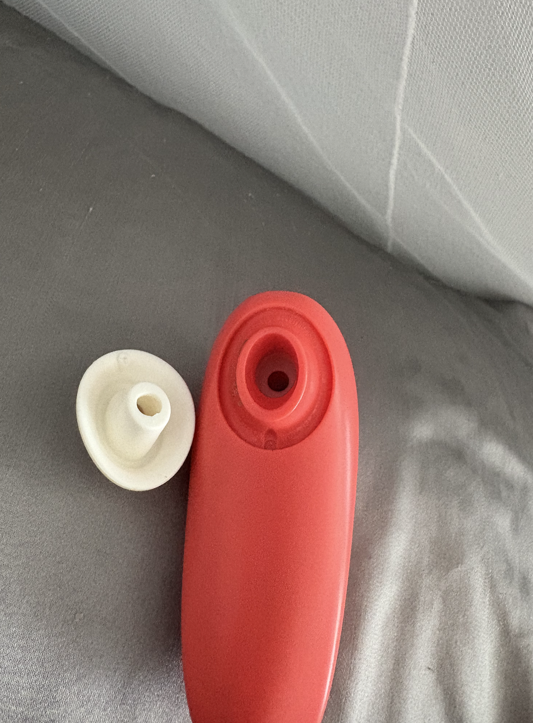 The head of the Starlet 2 is easy to remove so users can wash the toy after every use. The head of the Starlet 2 is easy to remove so users can wash the toy after every use.