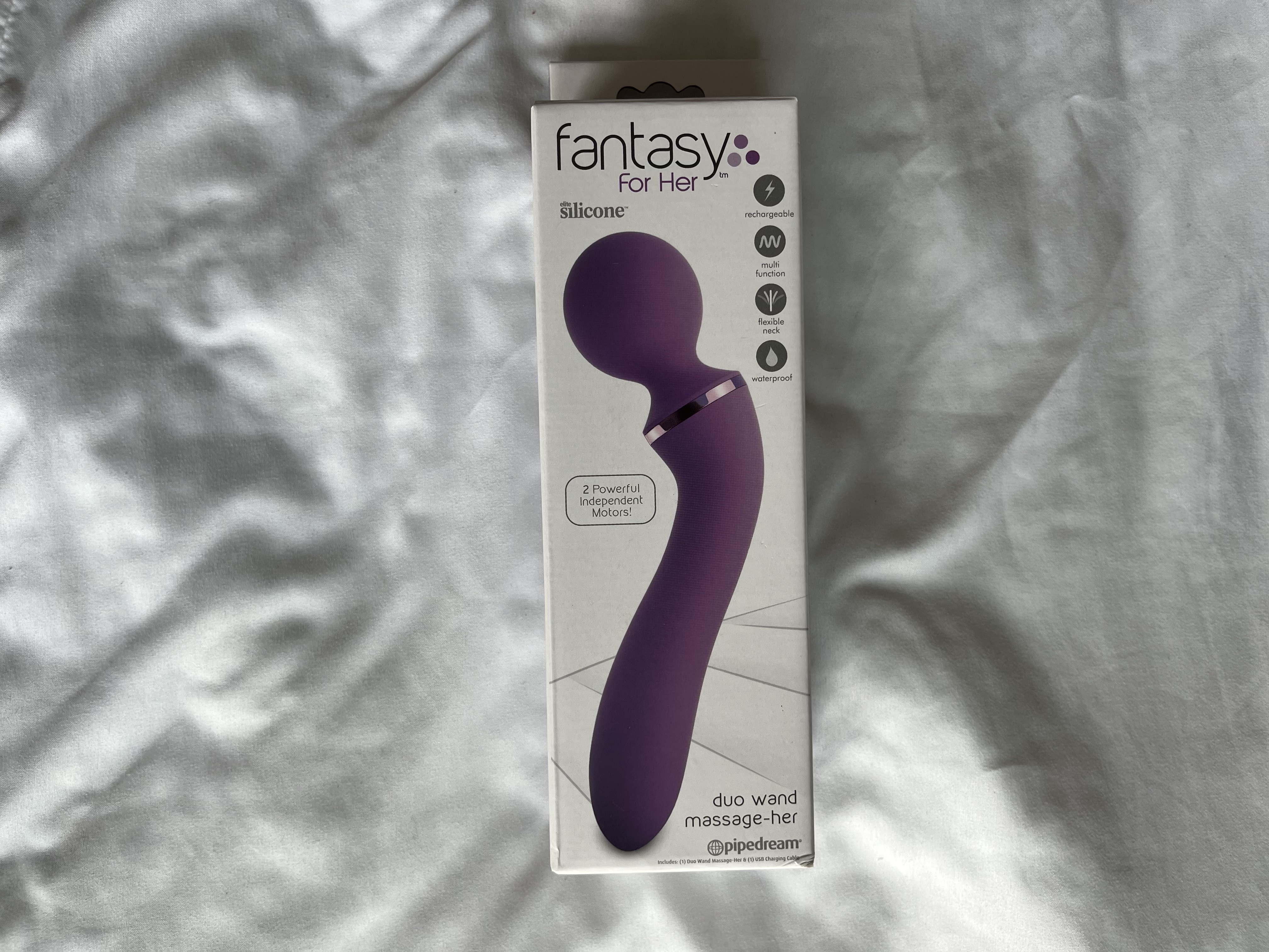 Pictured is the simple packaging that the Pipedream Fantasy For Her Duo Wand arrived in. Pictured is the simple packaging that the Pipedream Fantasy For Her Duo Wand arrived in.