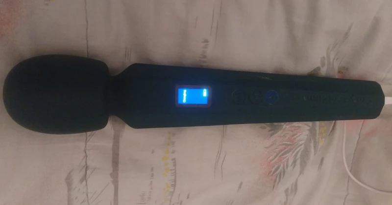 AkuWand Next Gen Massager Review: Strong Vibes For Her and Him