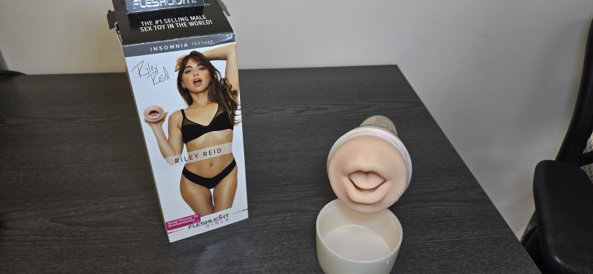 Riley Reid's Insomnia Fleshlight Review - Stayin' Up Late With Riley