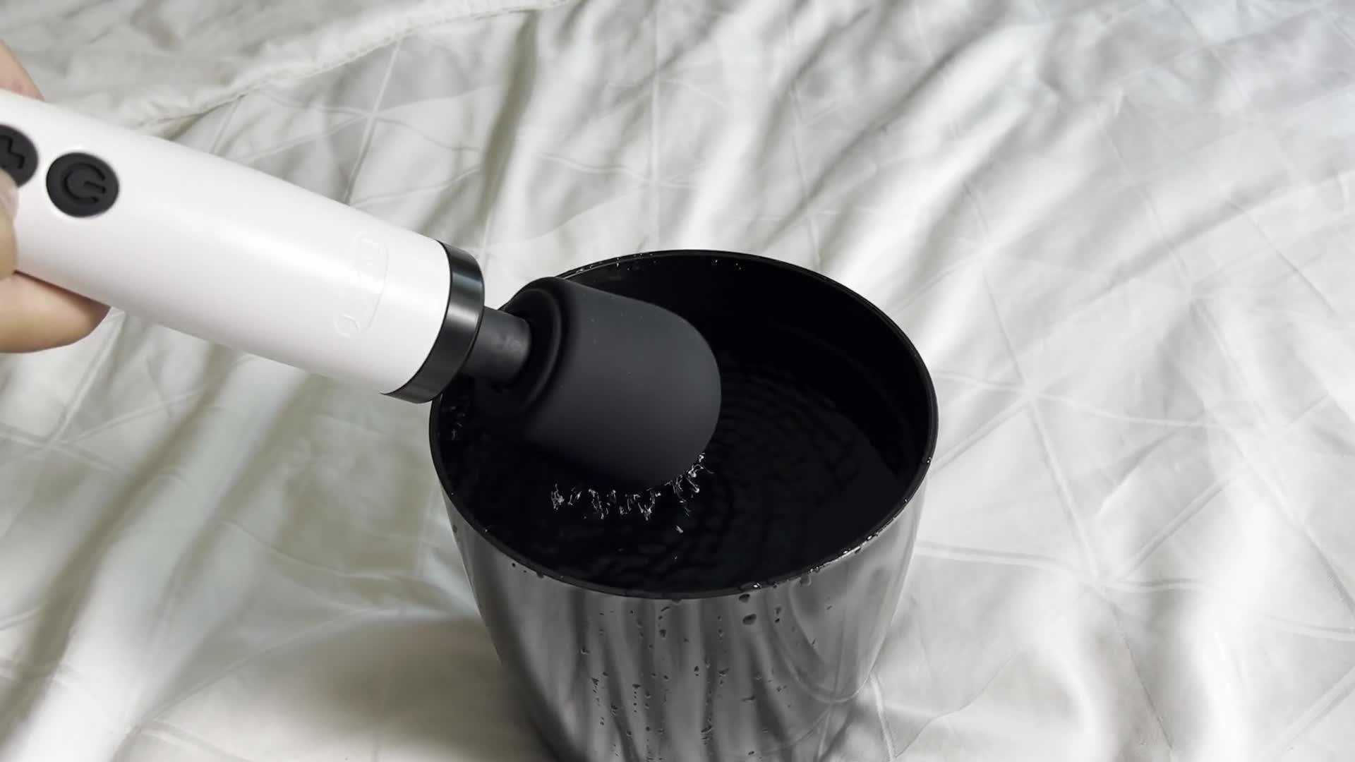 This video showcases the different speeds and intensities of the Doxy Original Massager.